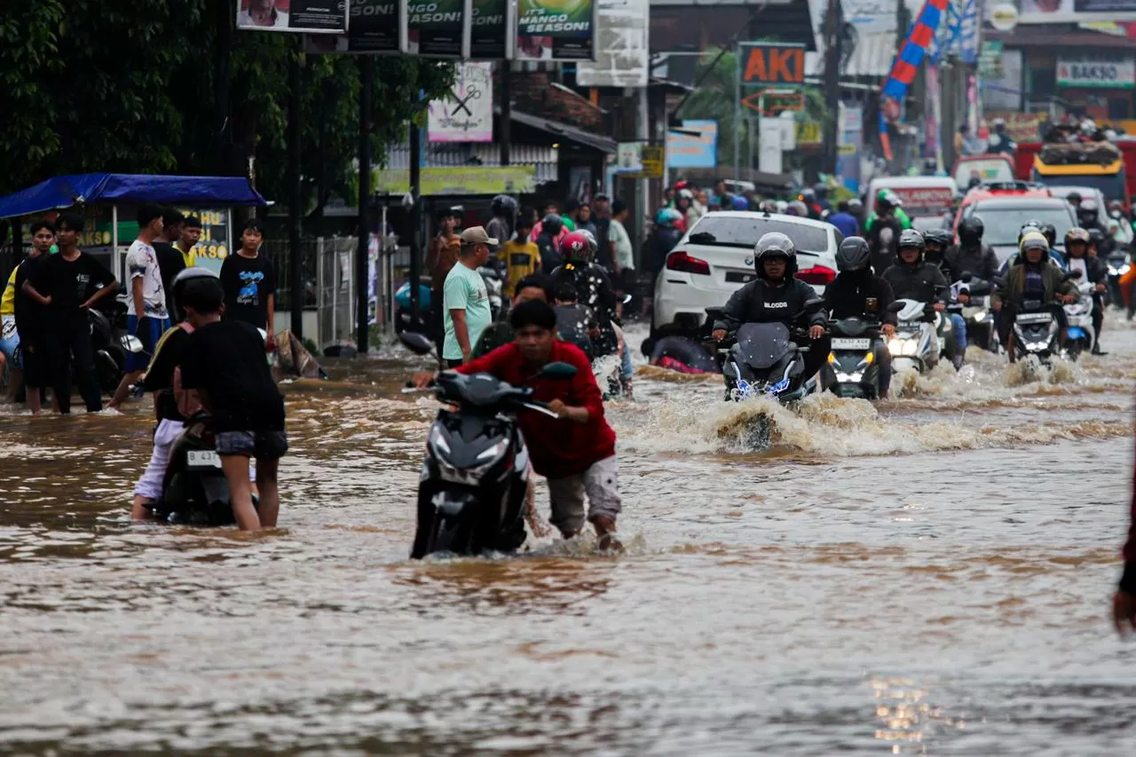 Terendam Banjir, Akses...