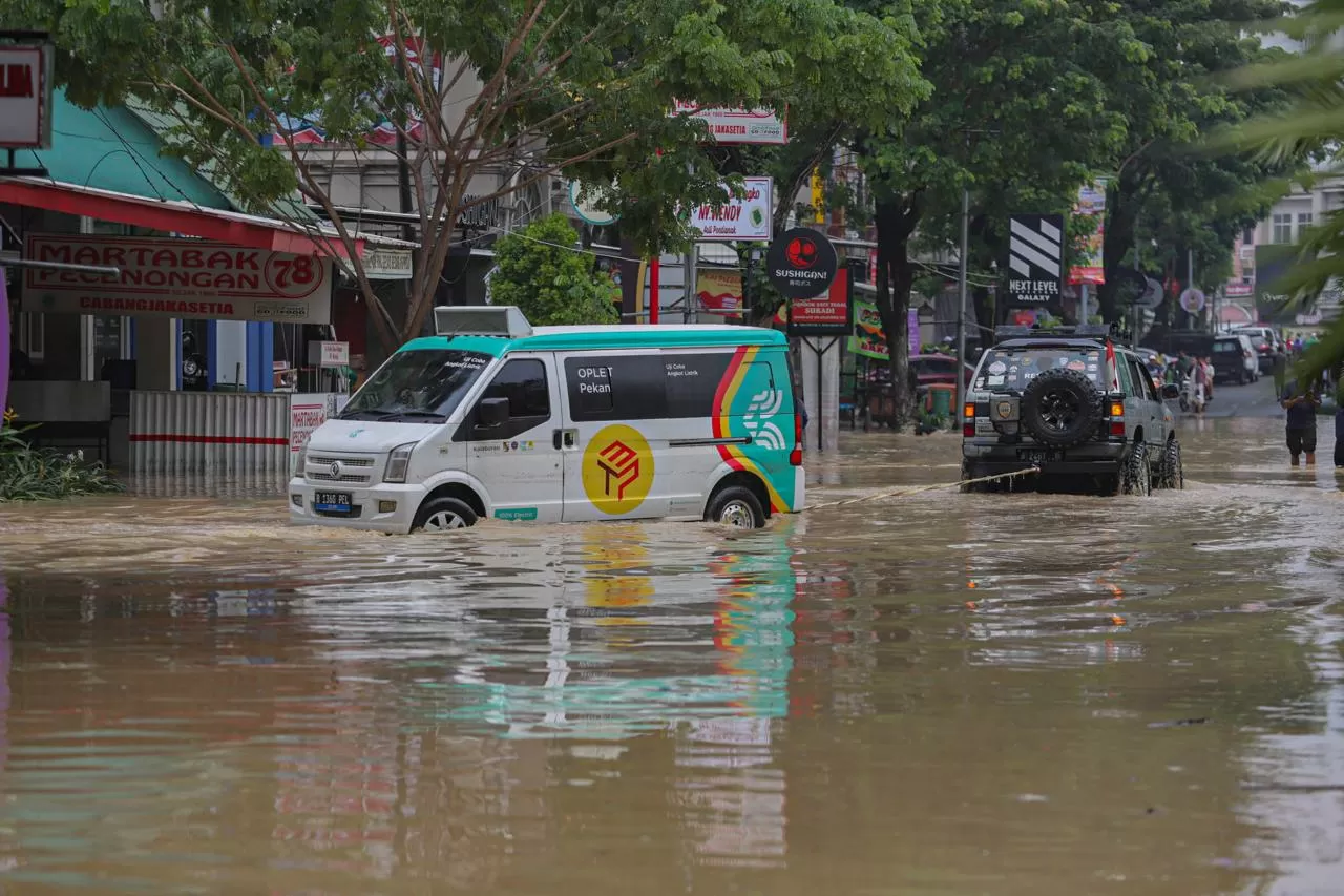 Kawasan Pertokoan Grand...