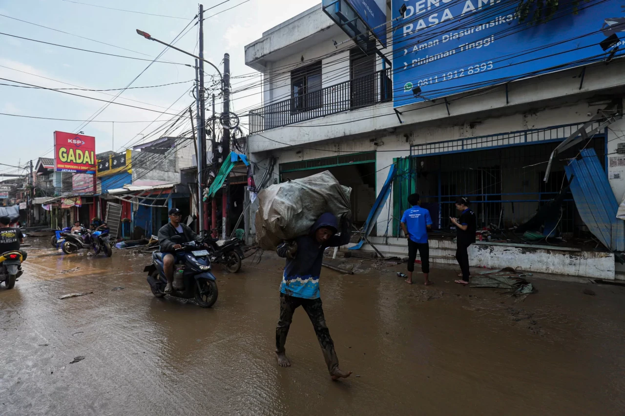 Banjir Pondok Gede Permai...
