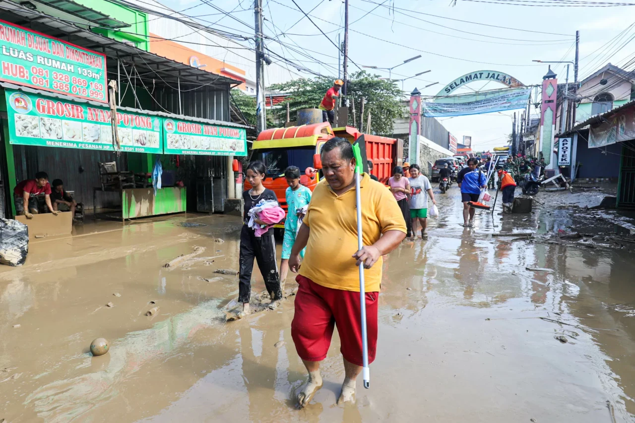 Banjir Pondok Gede Permai...