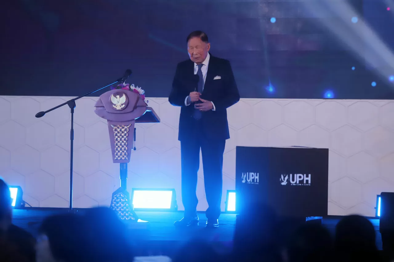UPH Resmi Luncurkan...