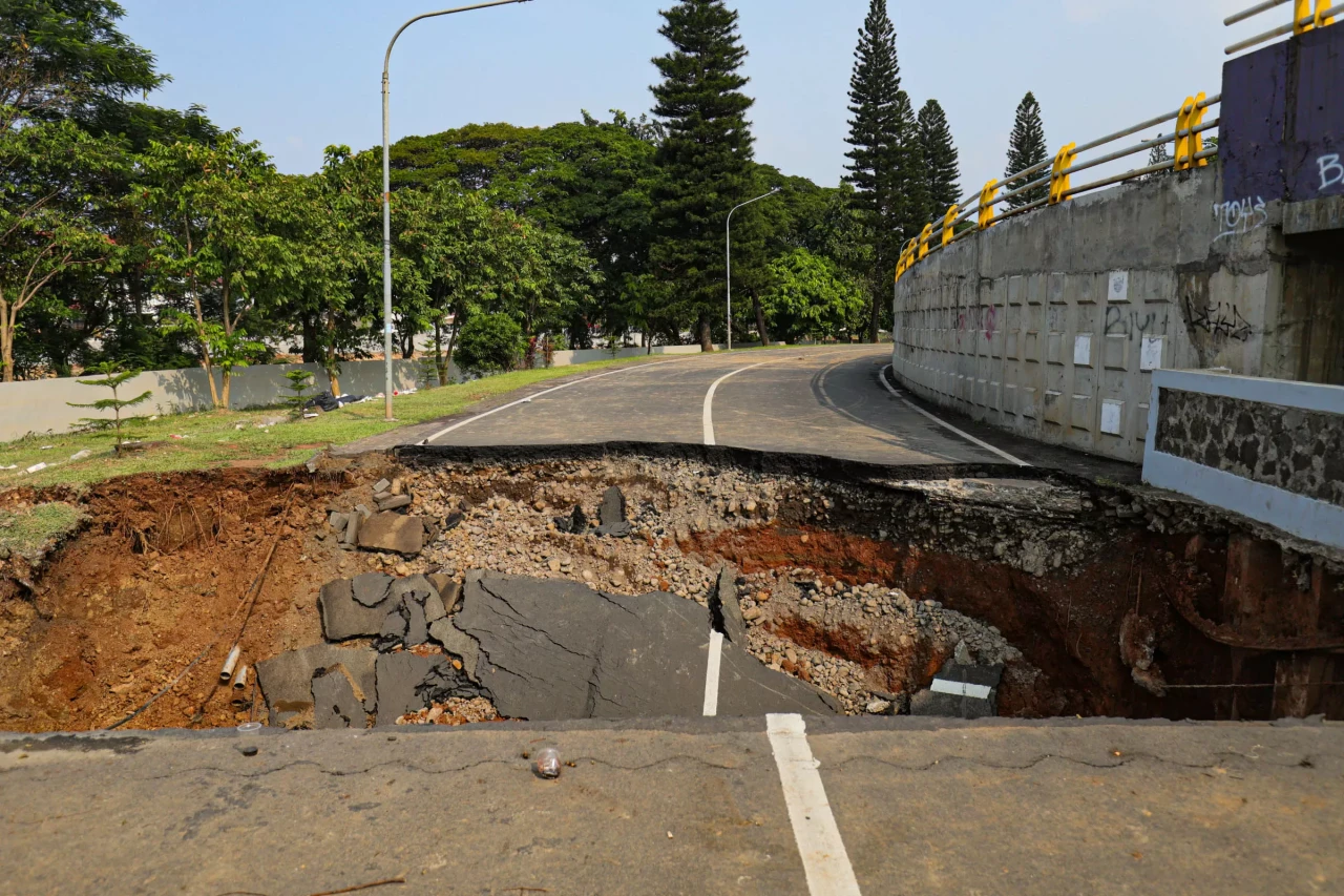 Jembatan Kemang Pratama...