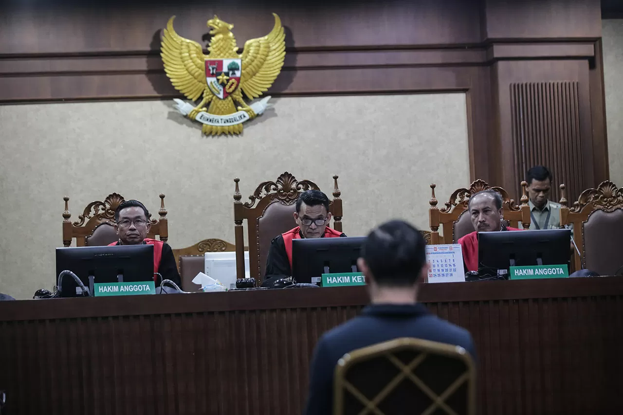 Sidang Perdana Tom Lembong:...