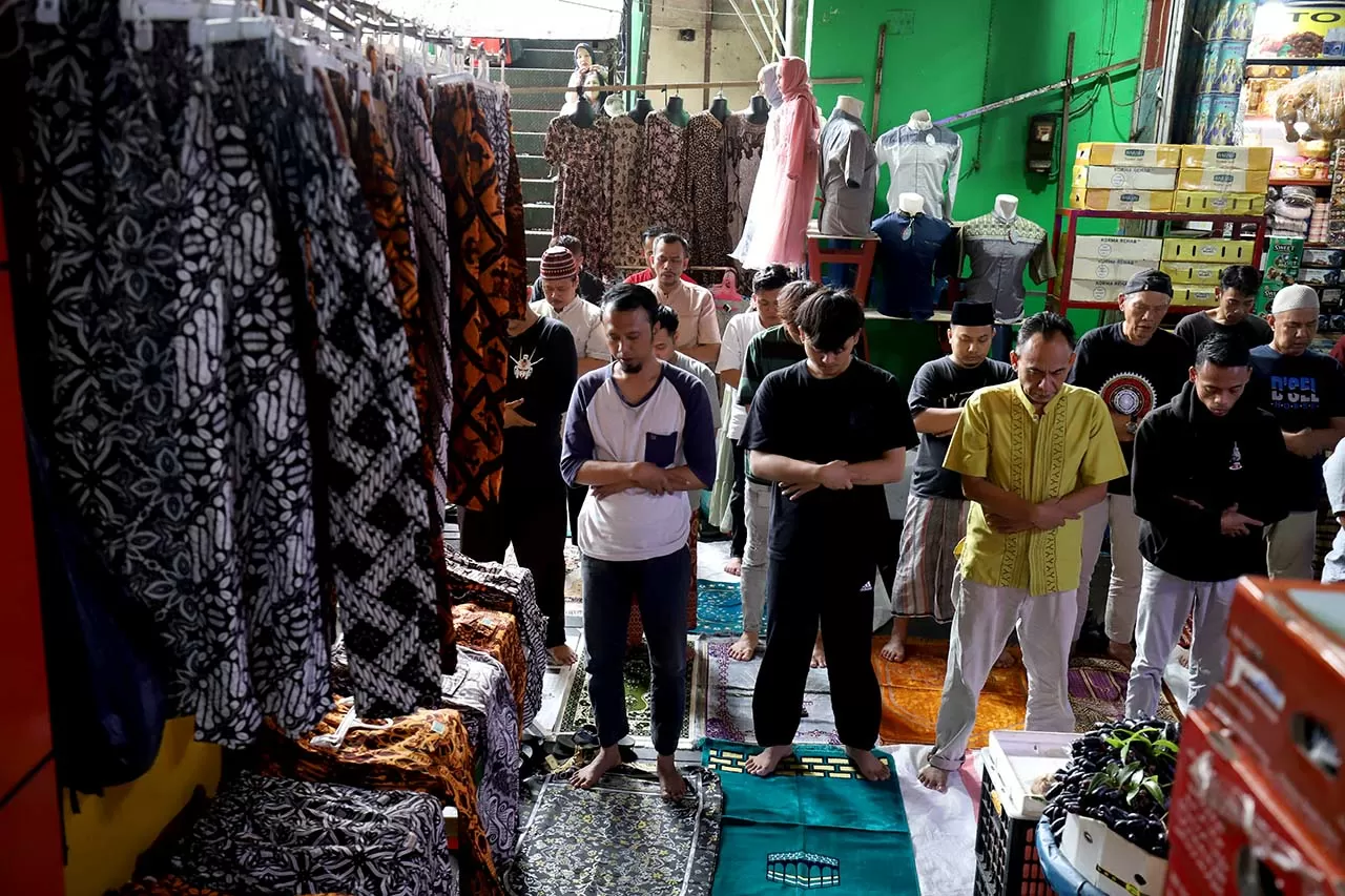 Potret Salat Jumat Perdana...