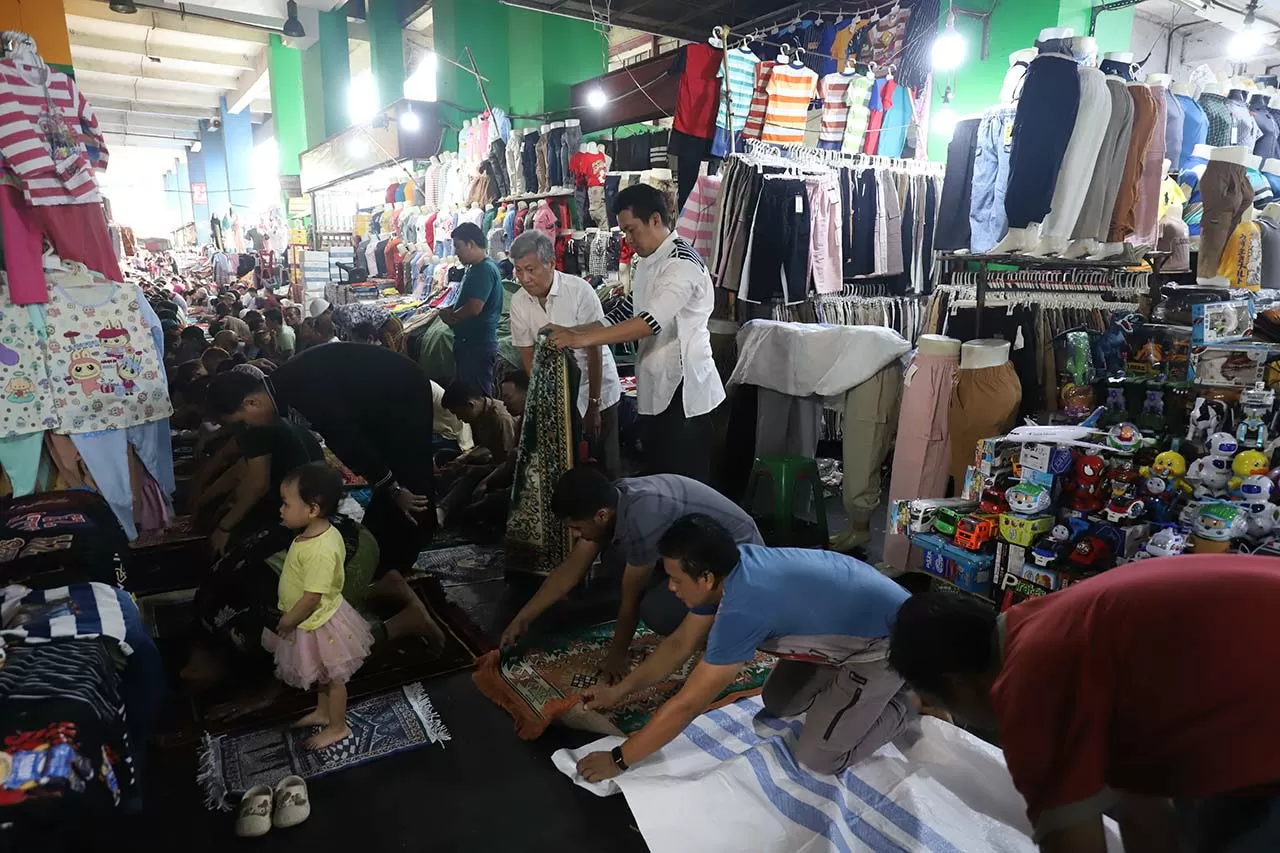 Potret Salat Jumat Perdana...