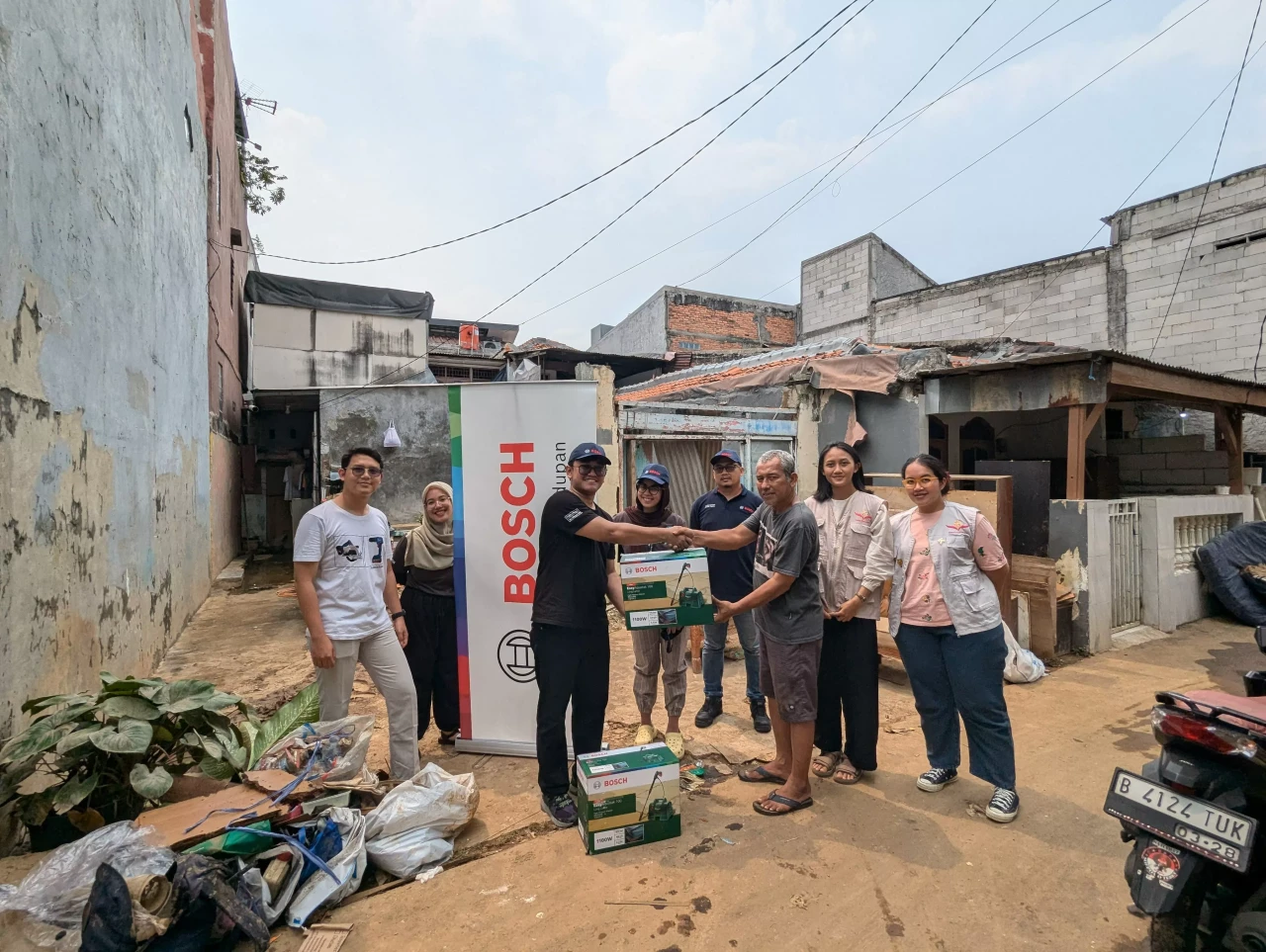 Bosch Indonesia Serahkan...