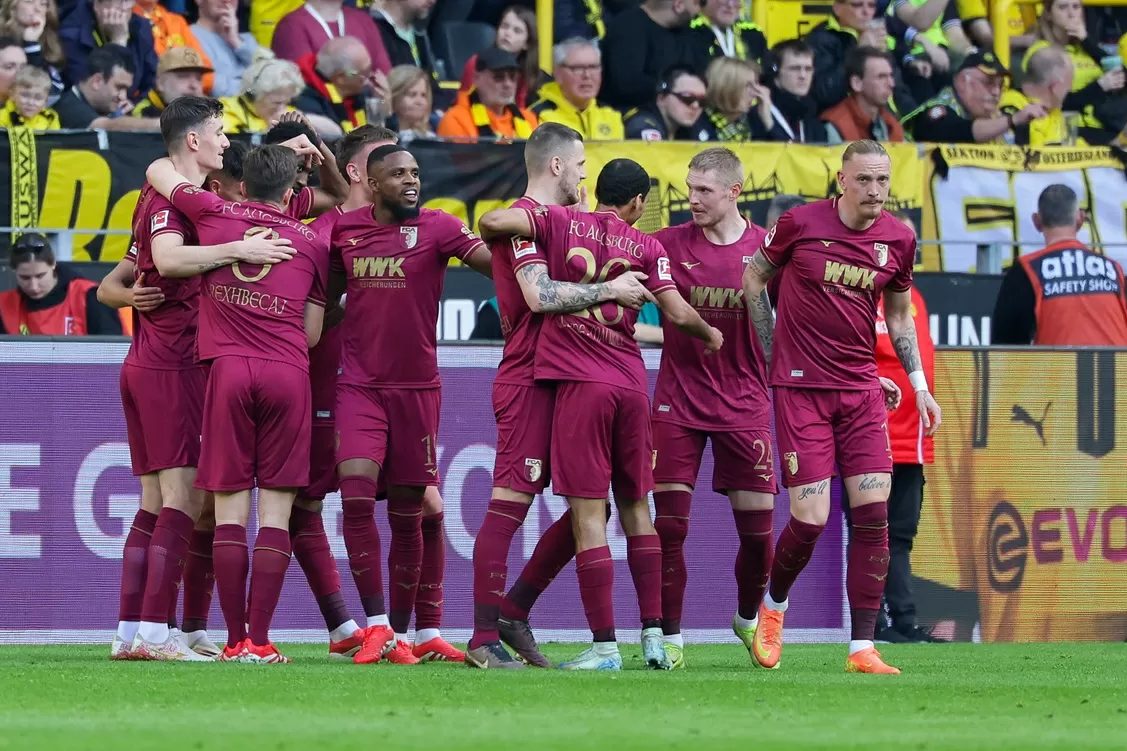 Augsburg Tundukkan Dortmund...