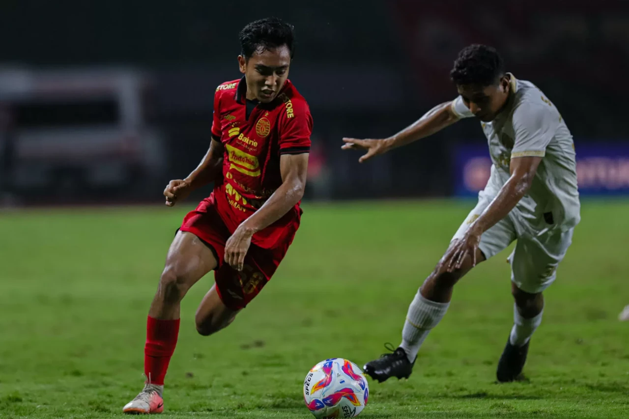 Bermain dengan 9 Pemain,...