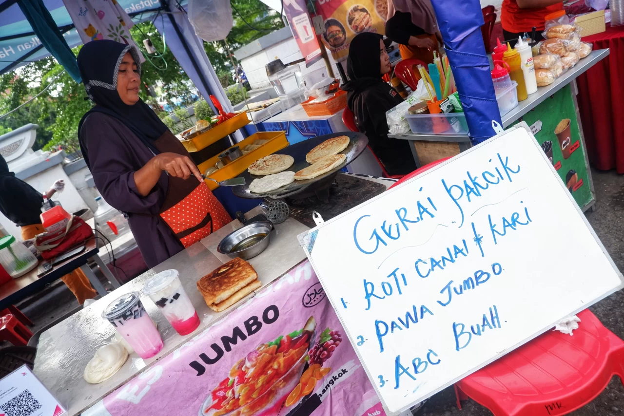 Bazar Ramadan Apindo...