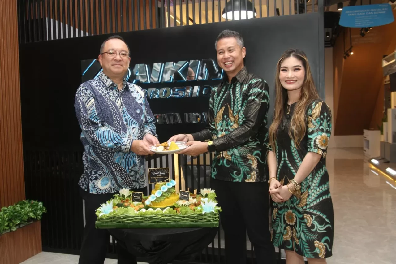 Perluas Layanan, DAIKIN...