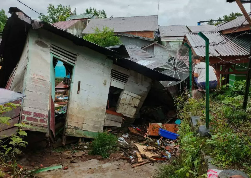Banjir dan Longsor di...