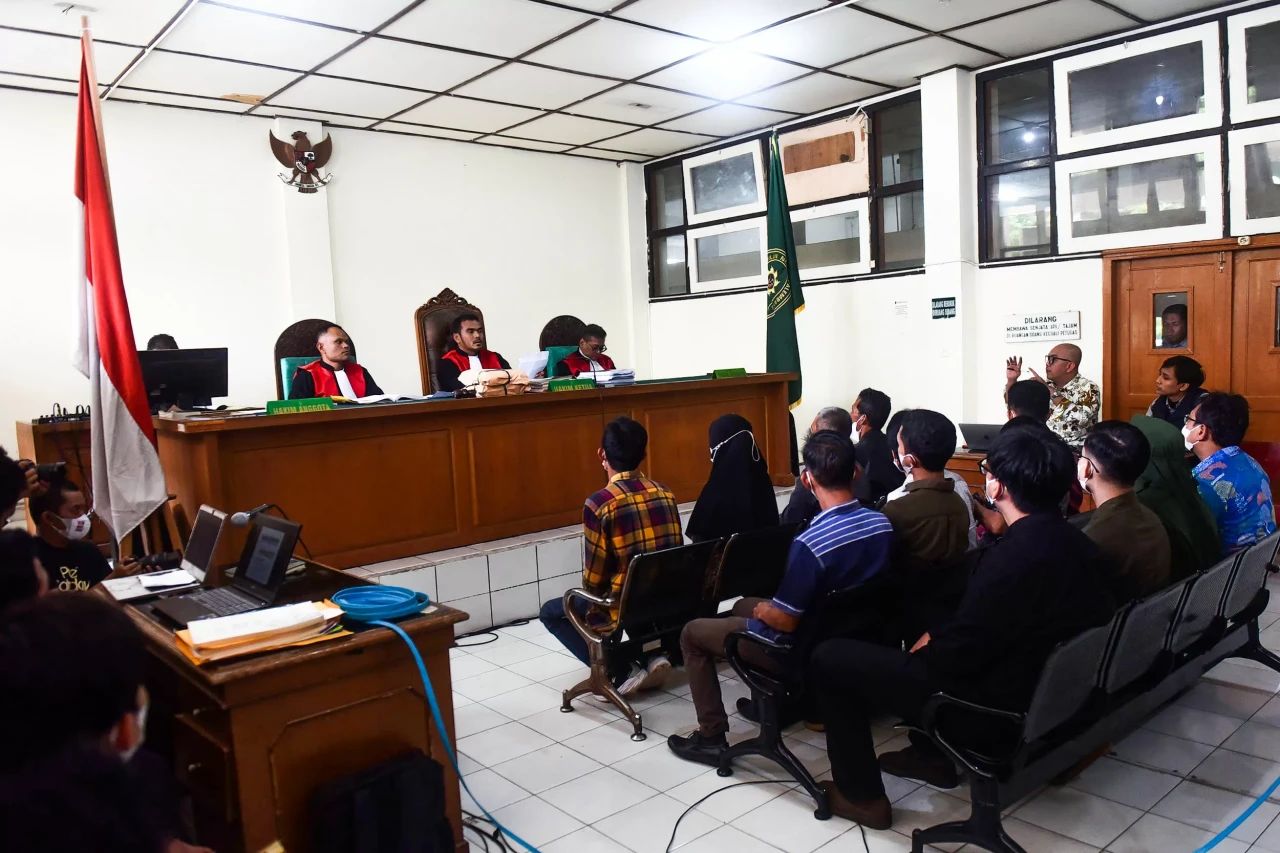 Potret Warga Bersaksi...