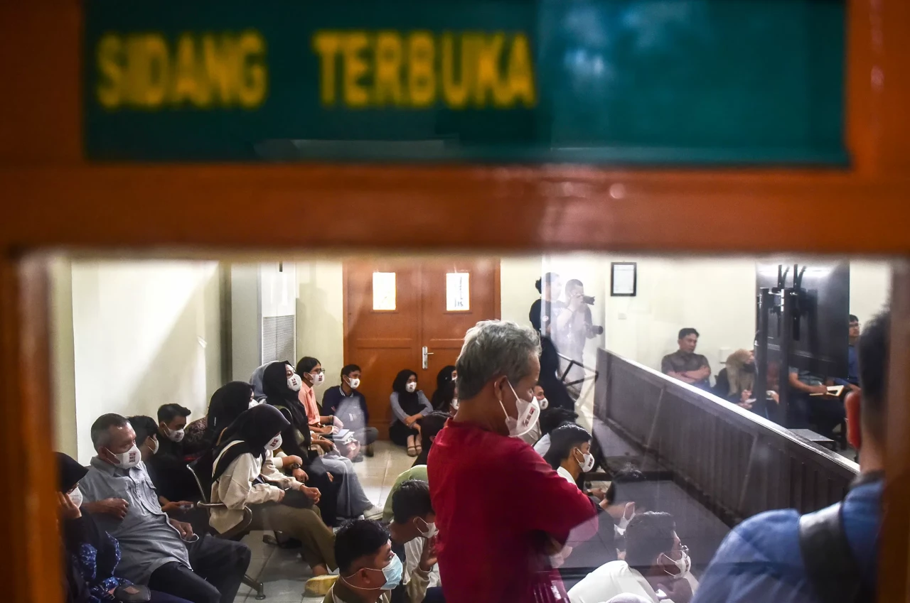 Potret Warga Bersaksi...