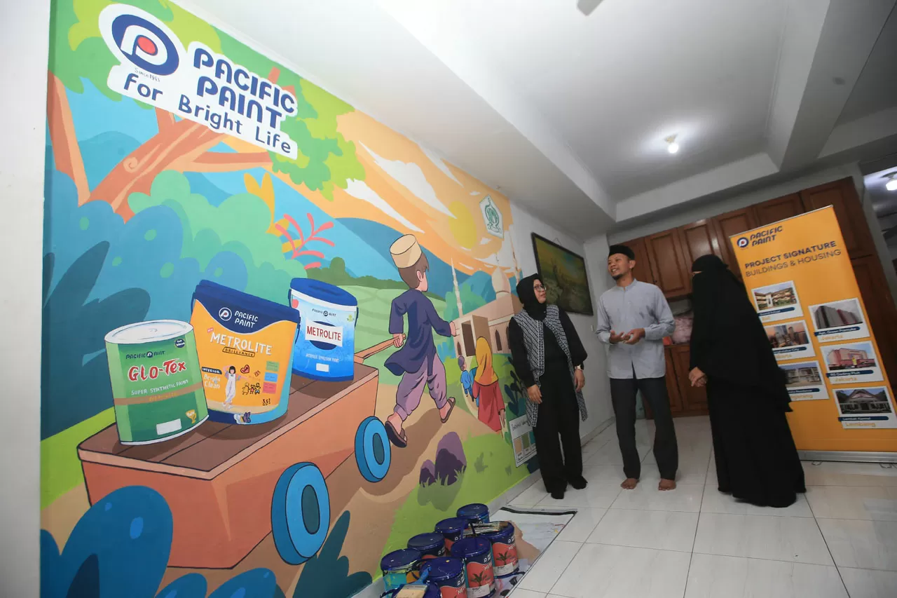 Pacific Paint for Bright...