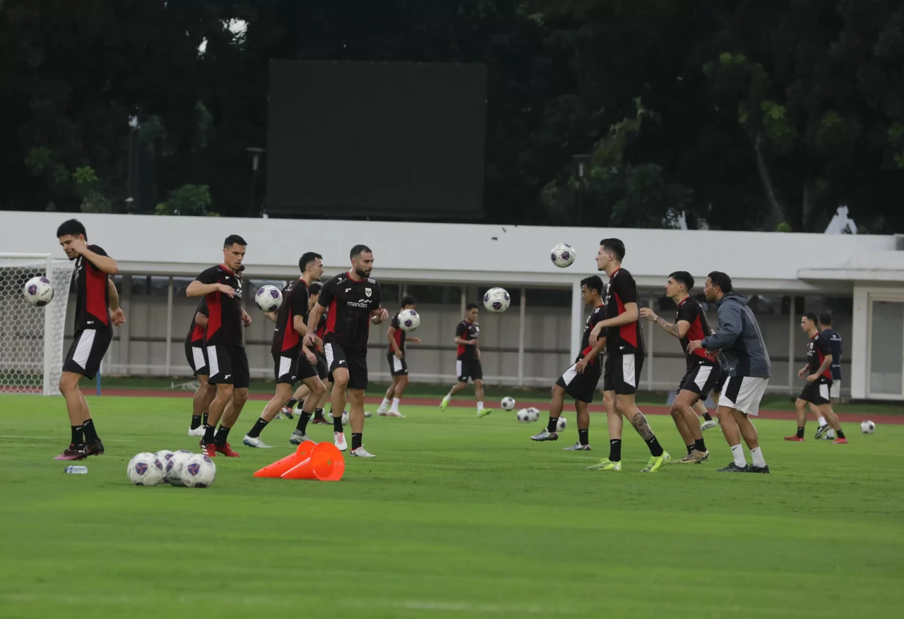 Latihan Timnas Indonesia...