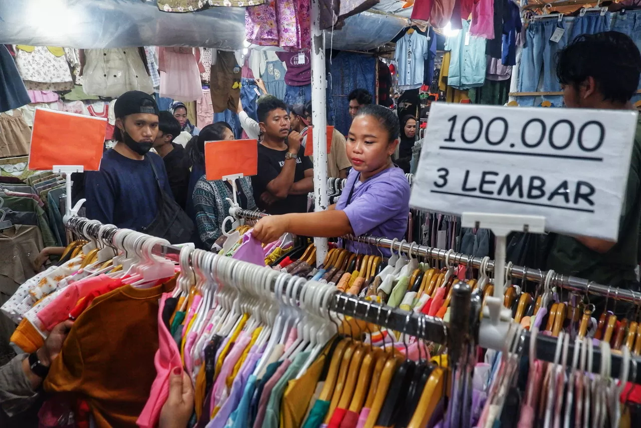 Berburu Pakaian Lebaran...