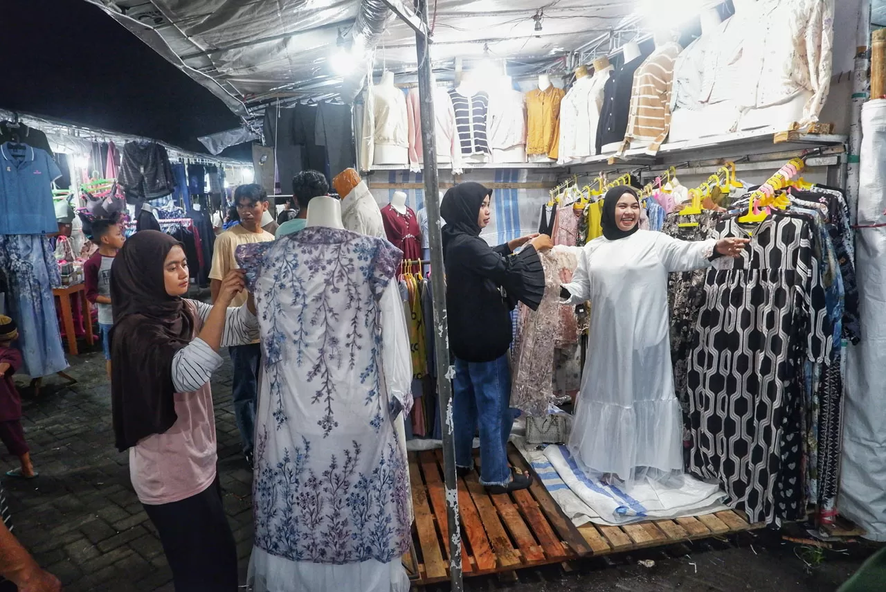 Berburu Pakaian Lebaran...
