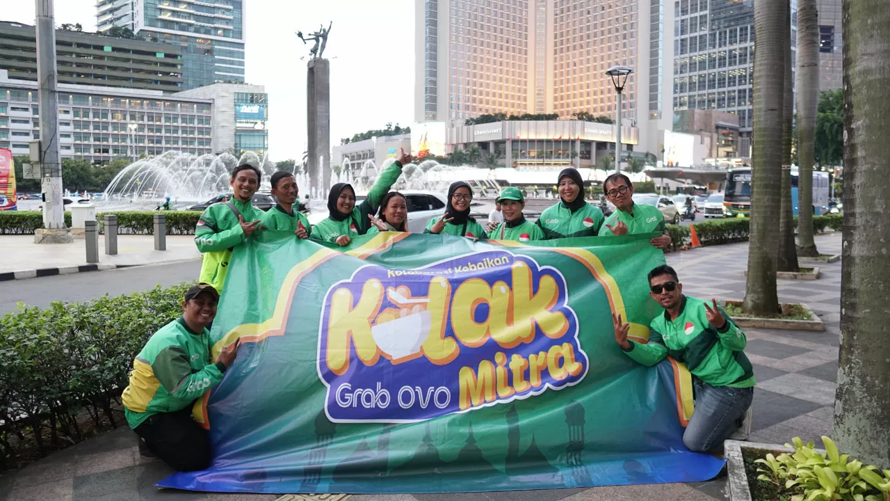 Ratusan Mitra Grab Berbagi...