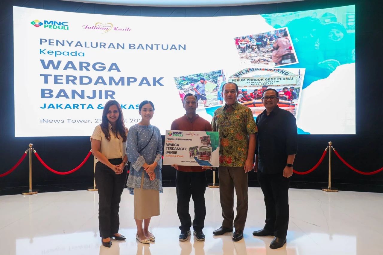 MNC Peduli Berikan Santunan...