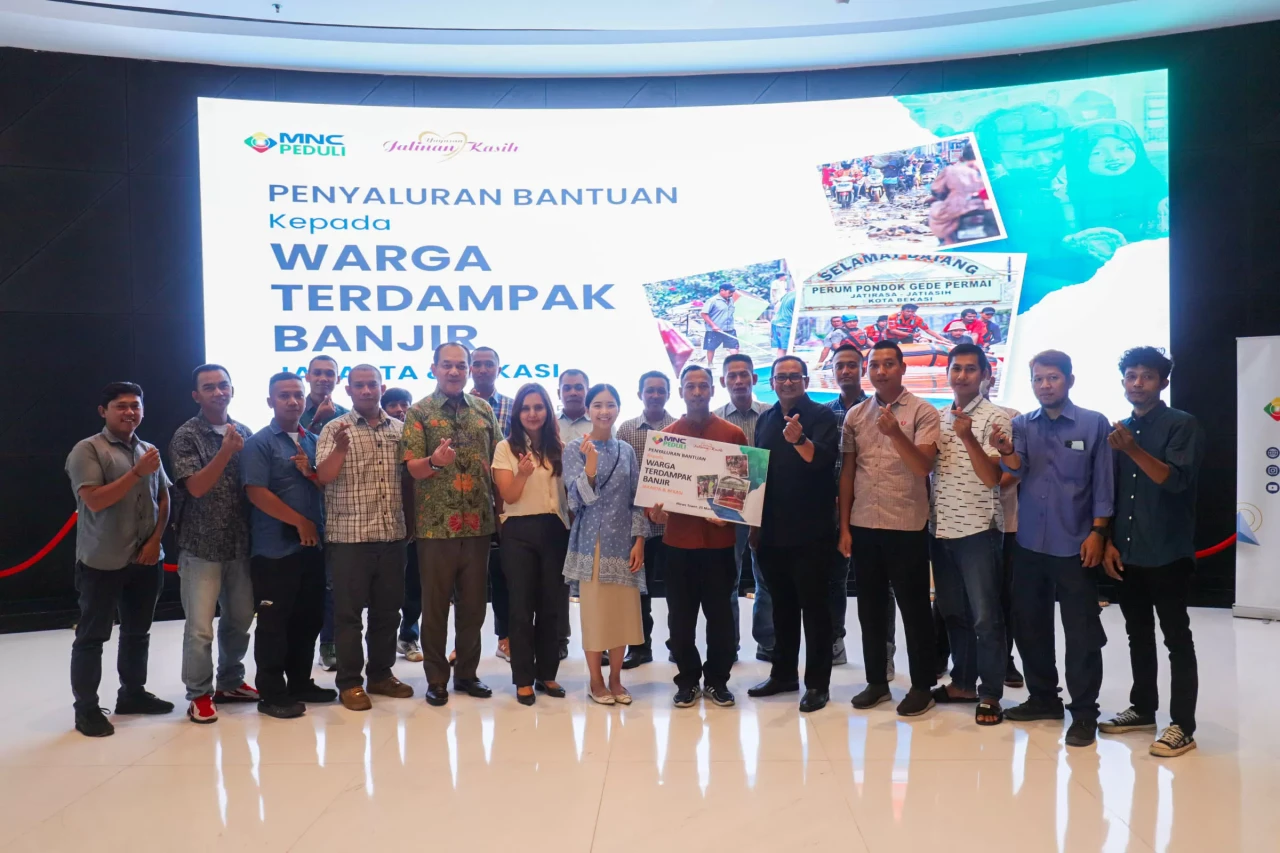 MNC Peduli Berikan Santunan...