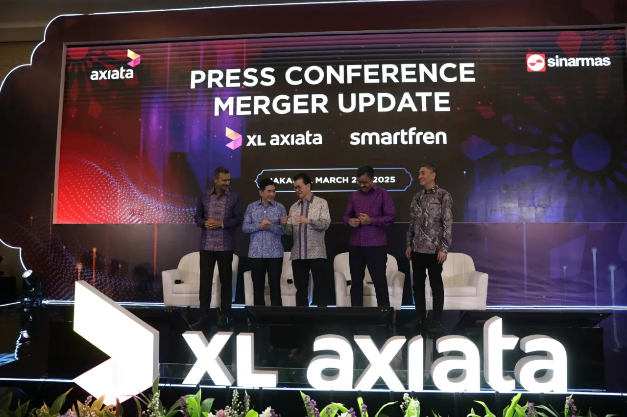 Pemegang Saham XL Axiata...