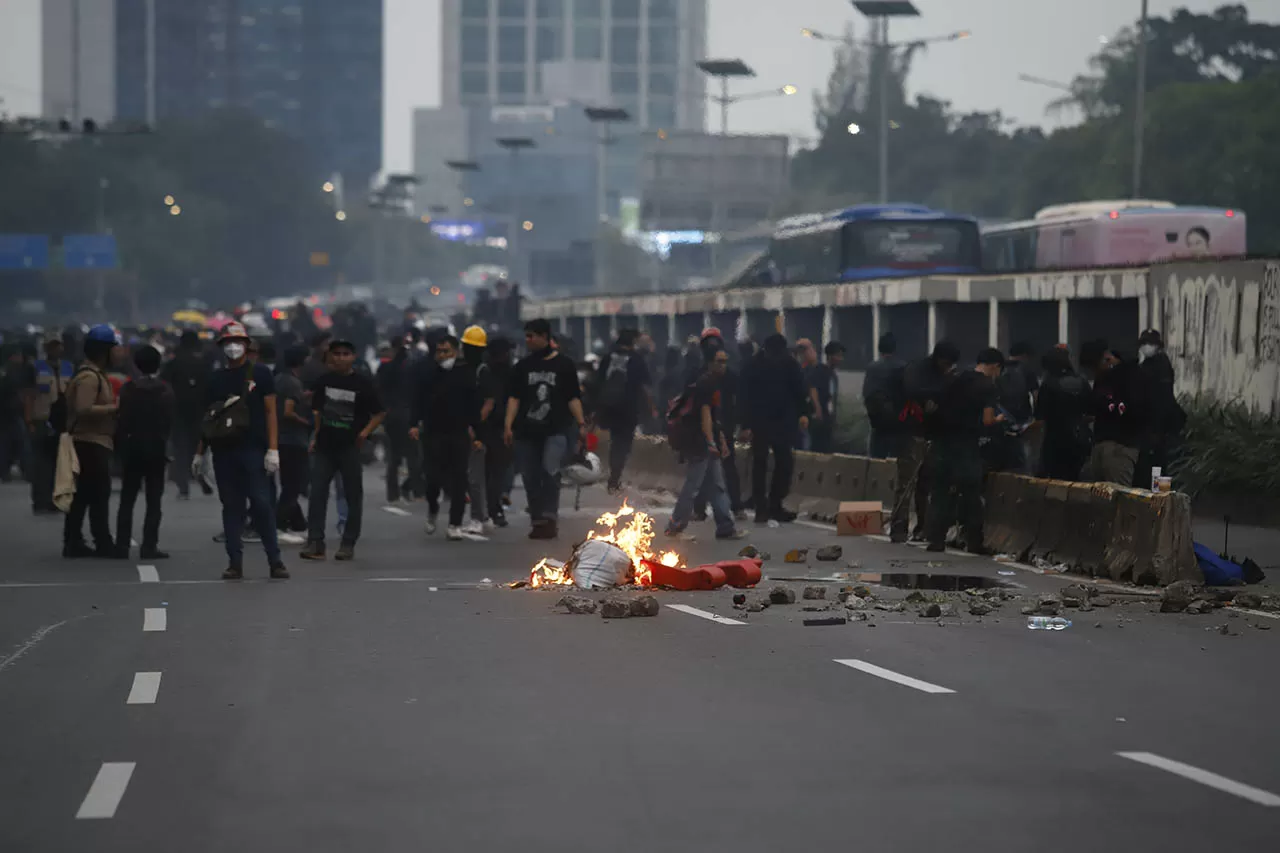 Membara! Aksi Demonstrasi...