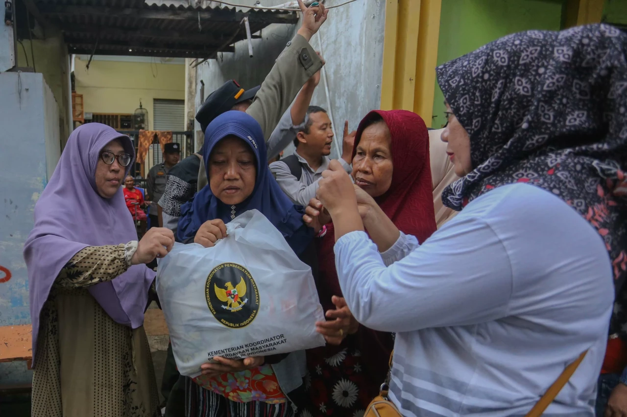 Distribusi Zakat Fitrah...