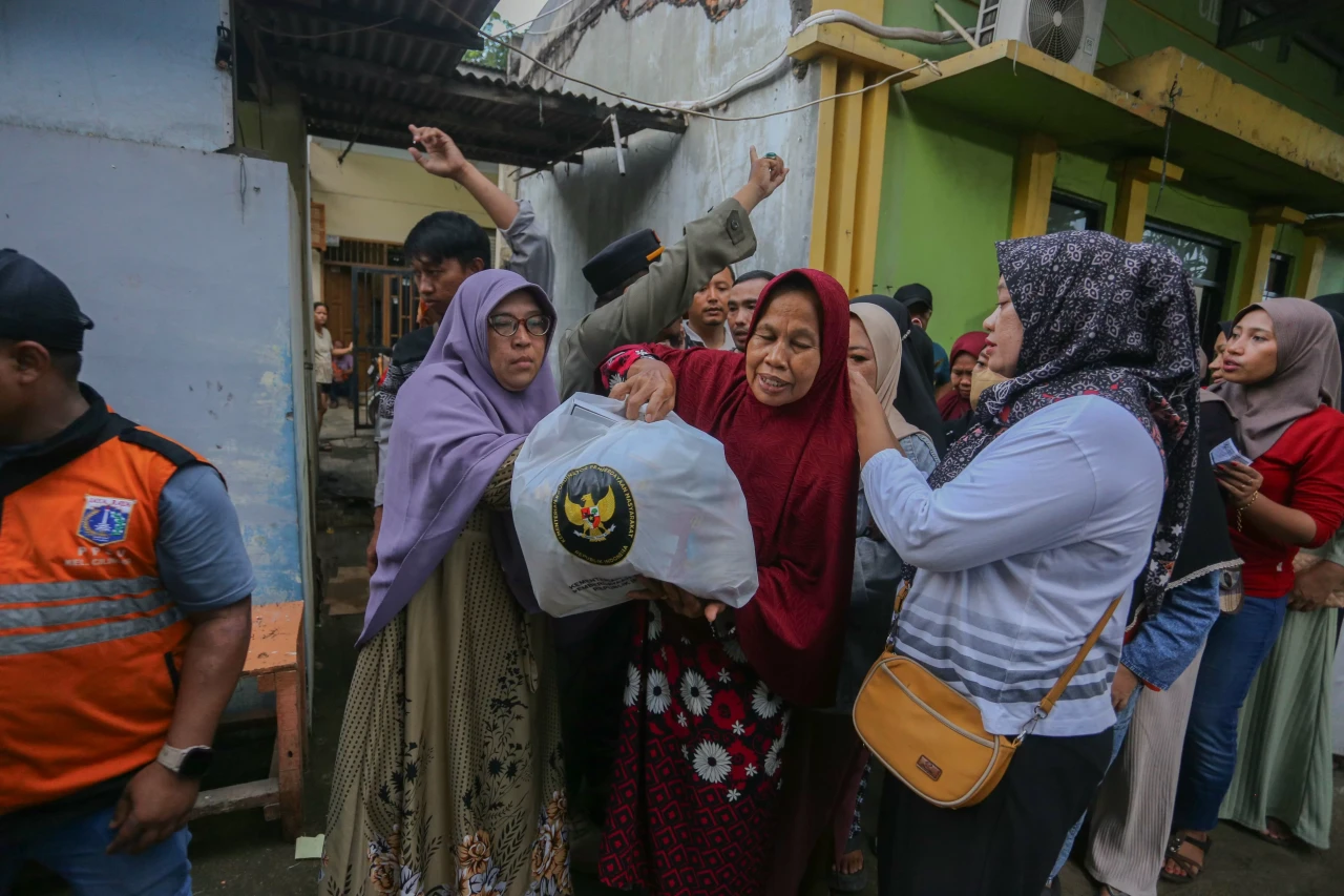 Distribusi Zakat Fitrah...