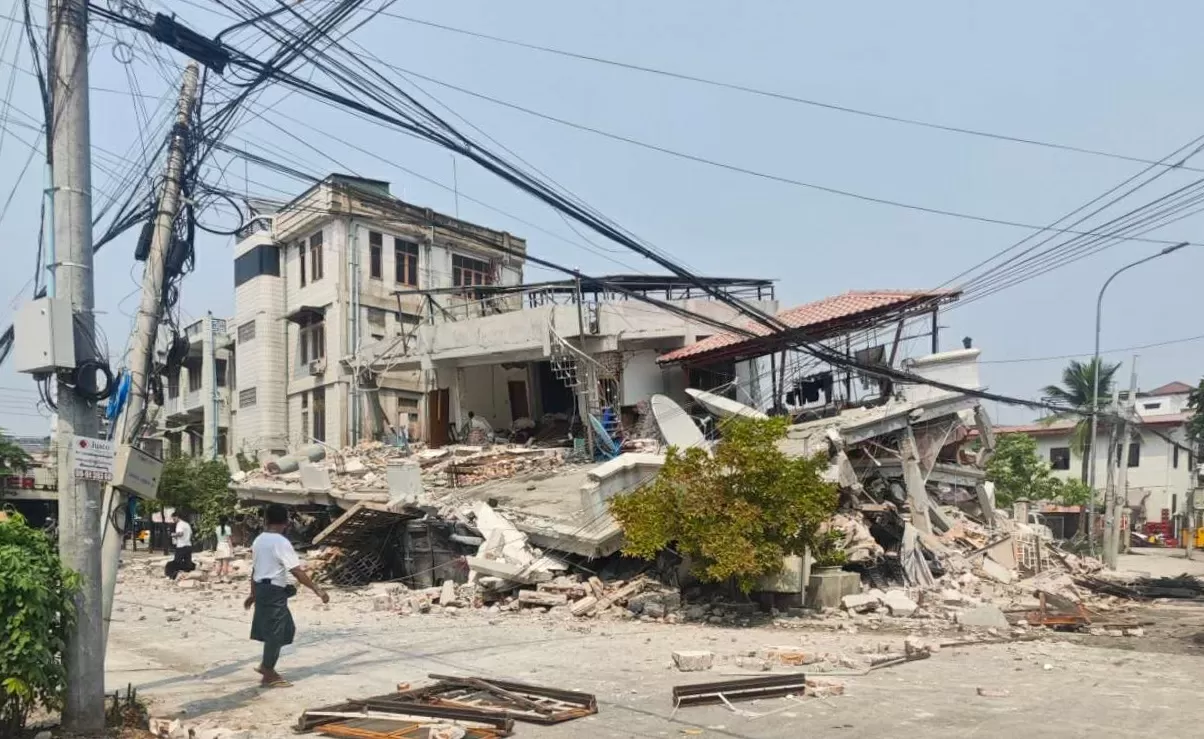 Gempa Berkekuatan 7,9...