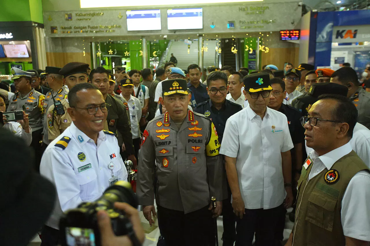 Tiga Menteri Kabinet...