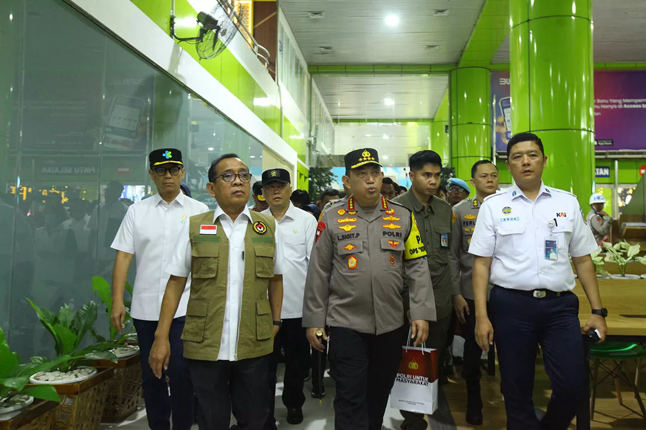Tiga Menteri Kabinet...