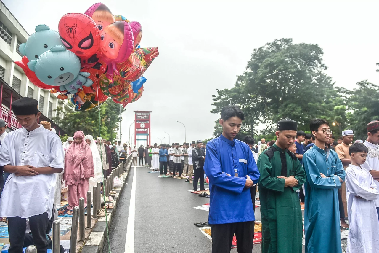 Potret Salat Idul Fitri...