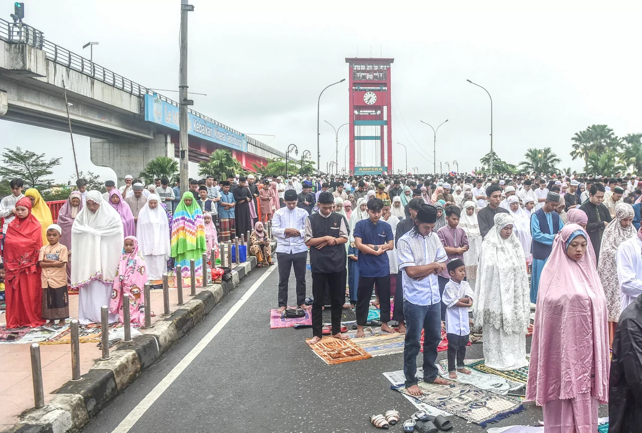 Potret Salat Idul Fitri...