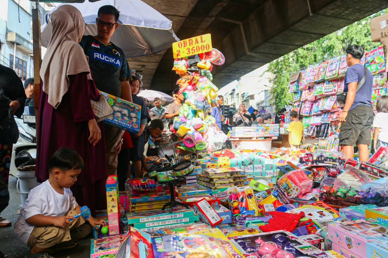 Penjualan Mainan Anak...