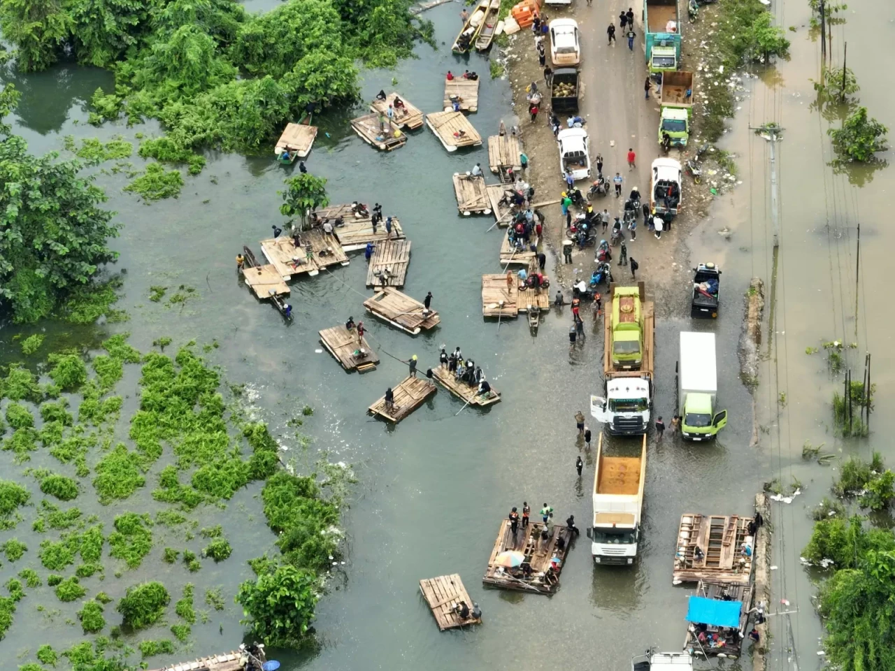 Banjir Rendam Kabupaten...