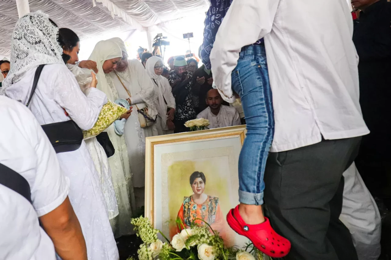 Suasana Haru Pemakaman...