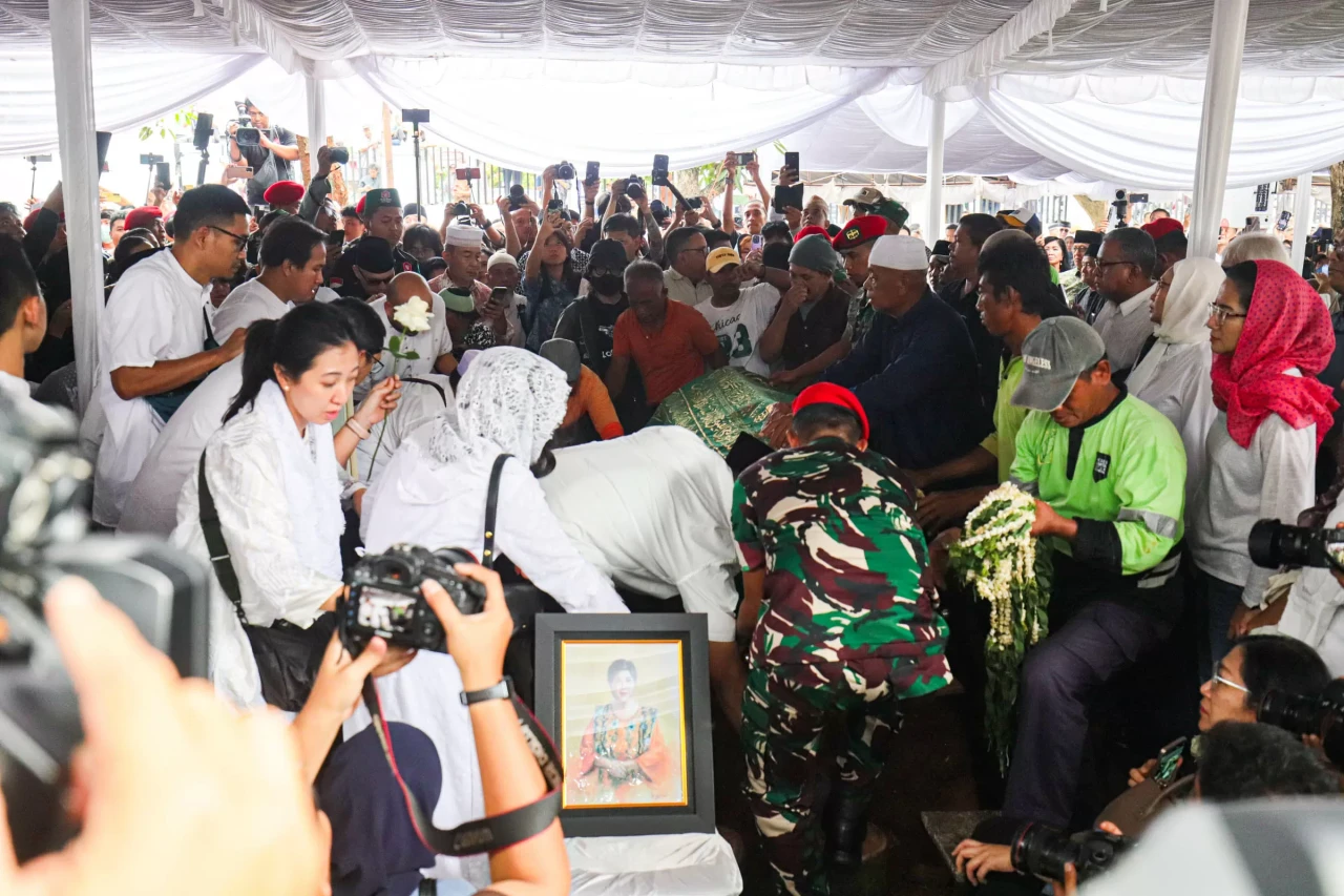Suasana Haru Pemakaman...