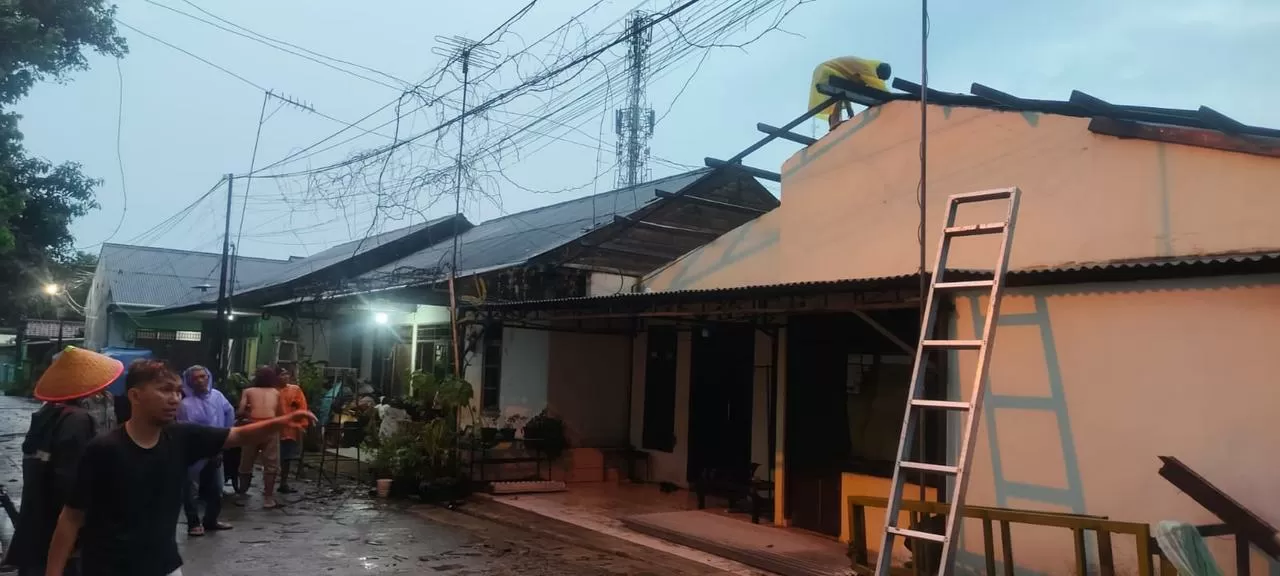 Angin Kencang Terjang...