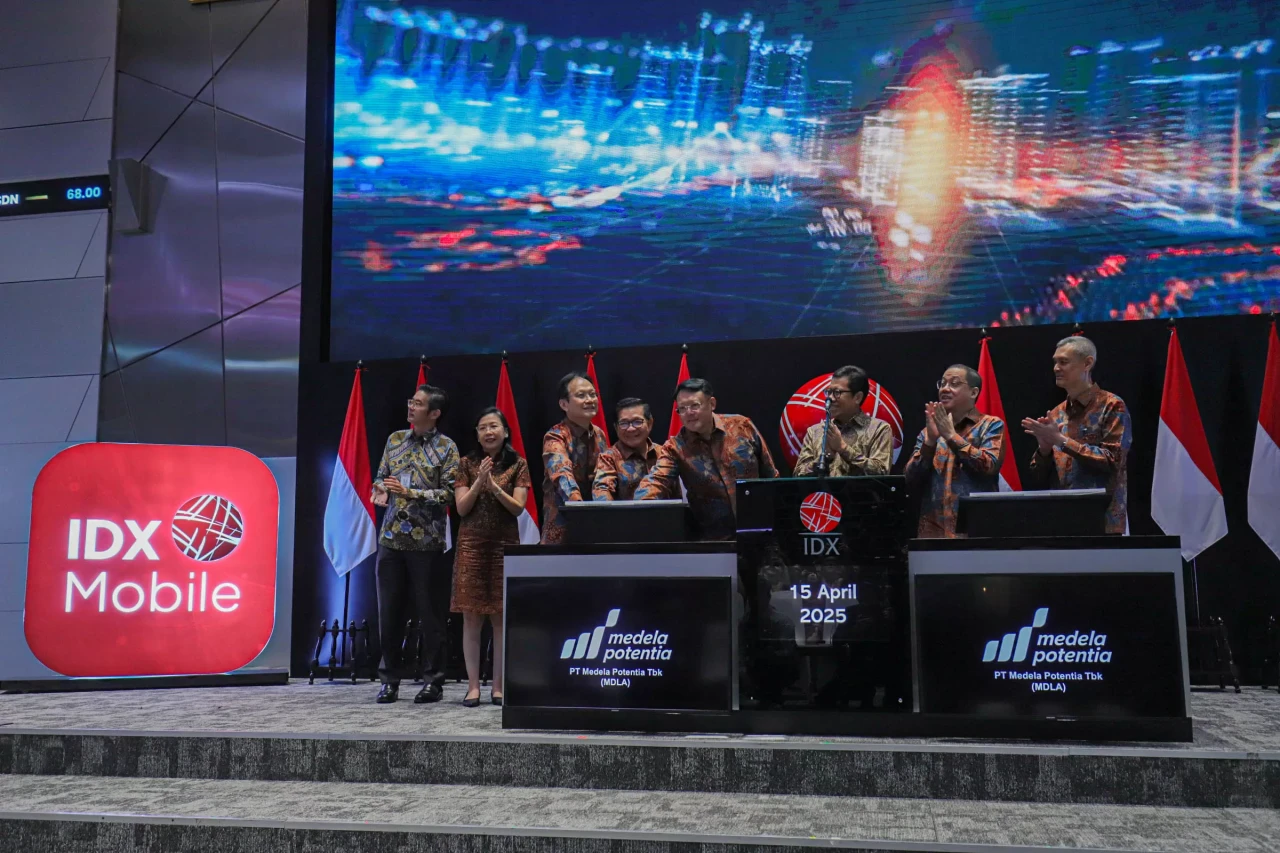 Resmi Melantai di Bursa,...