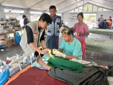 EMT Indonesia Obati...