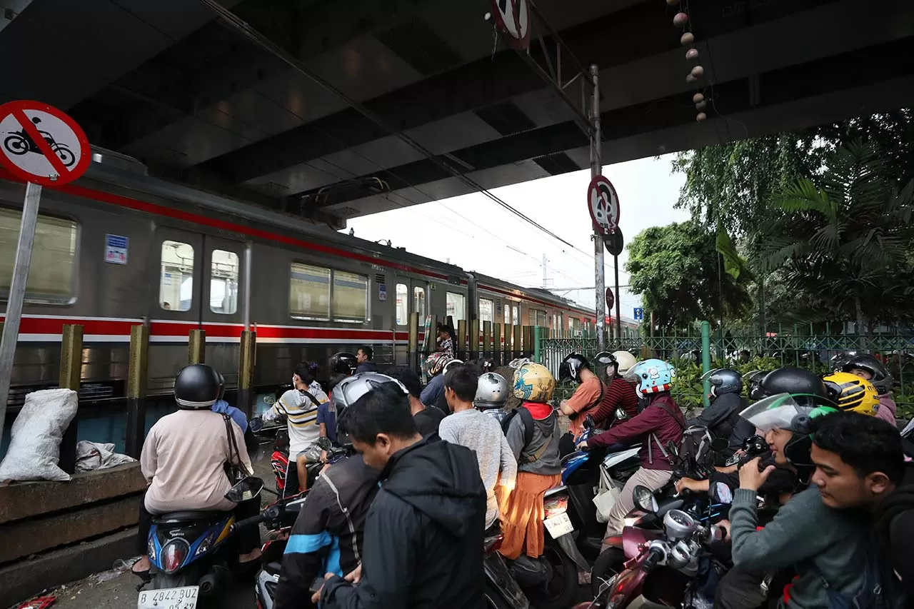 Penutupan Jalur Rel...