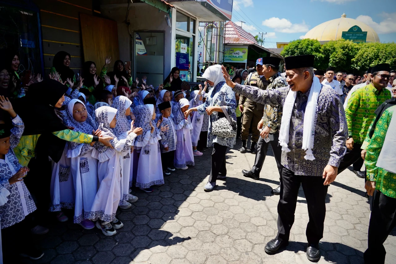 Perkuat Ekonomi Umat,...