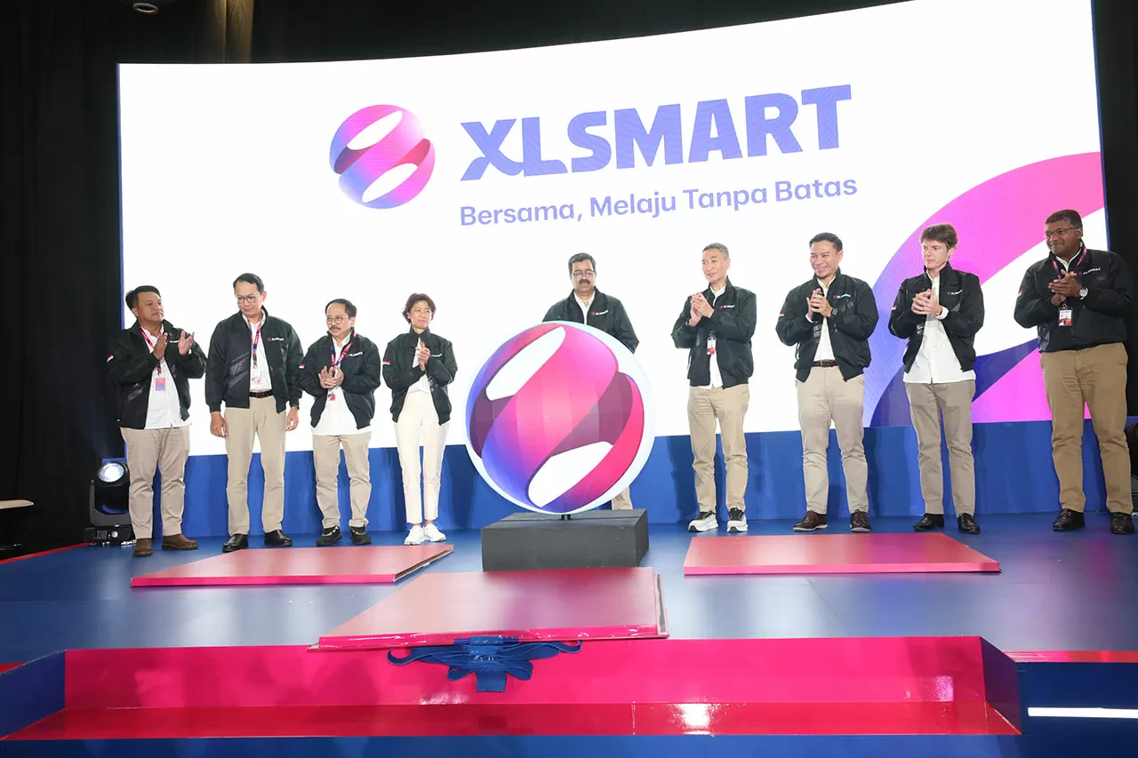 XLSMART Diperkenalkan...
