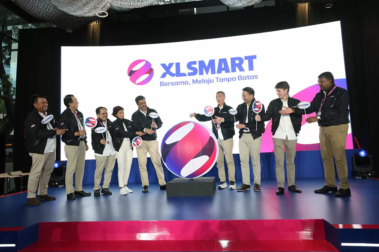 XLSMART Diperkenalkan...