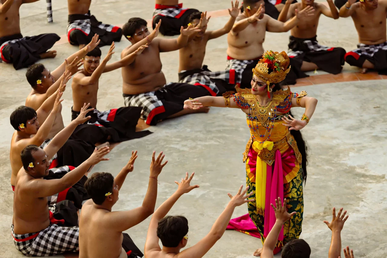 Pertunjukan Tari Kecak...