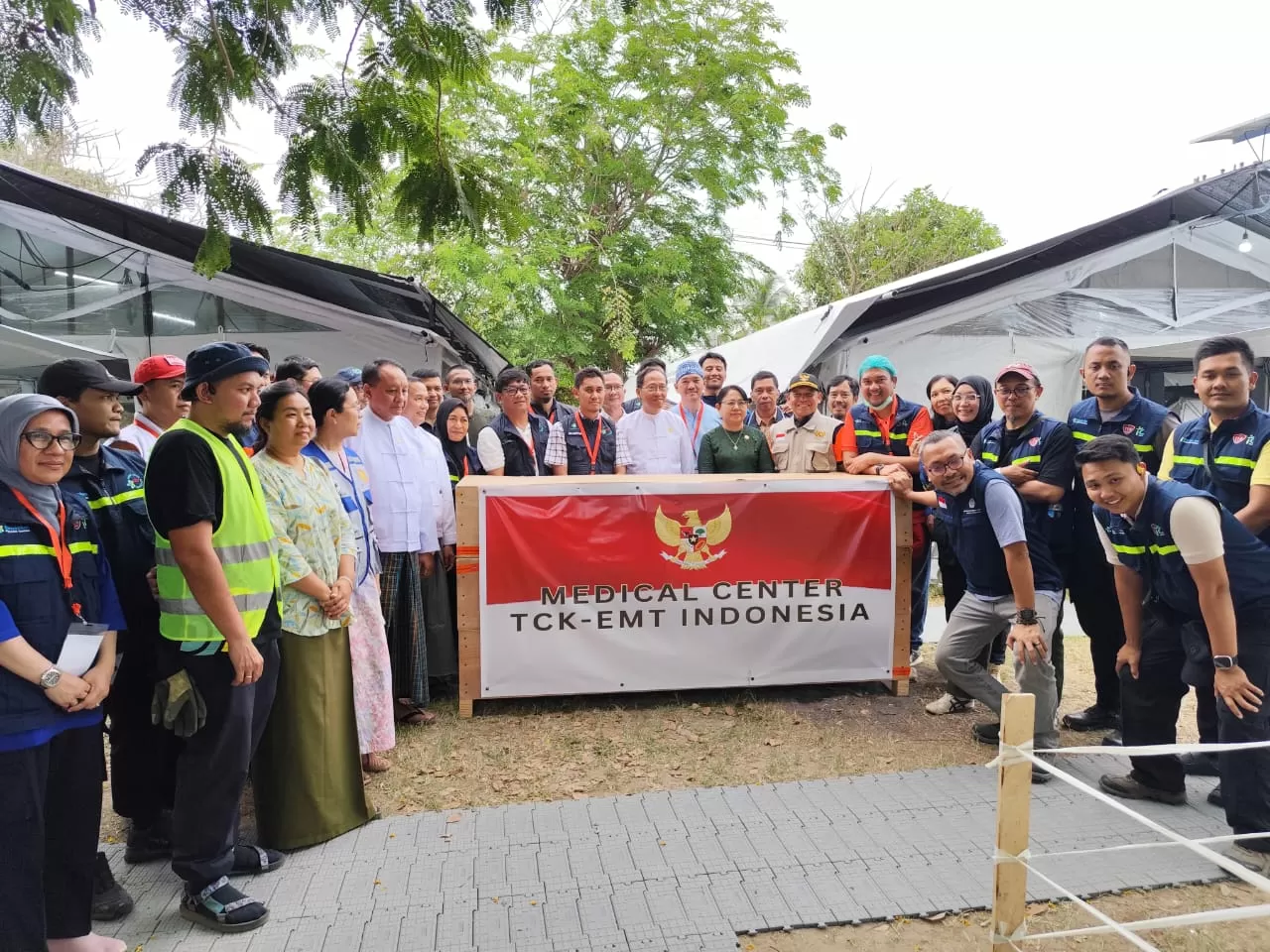 EMT Indonesia Layani...