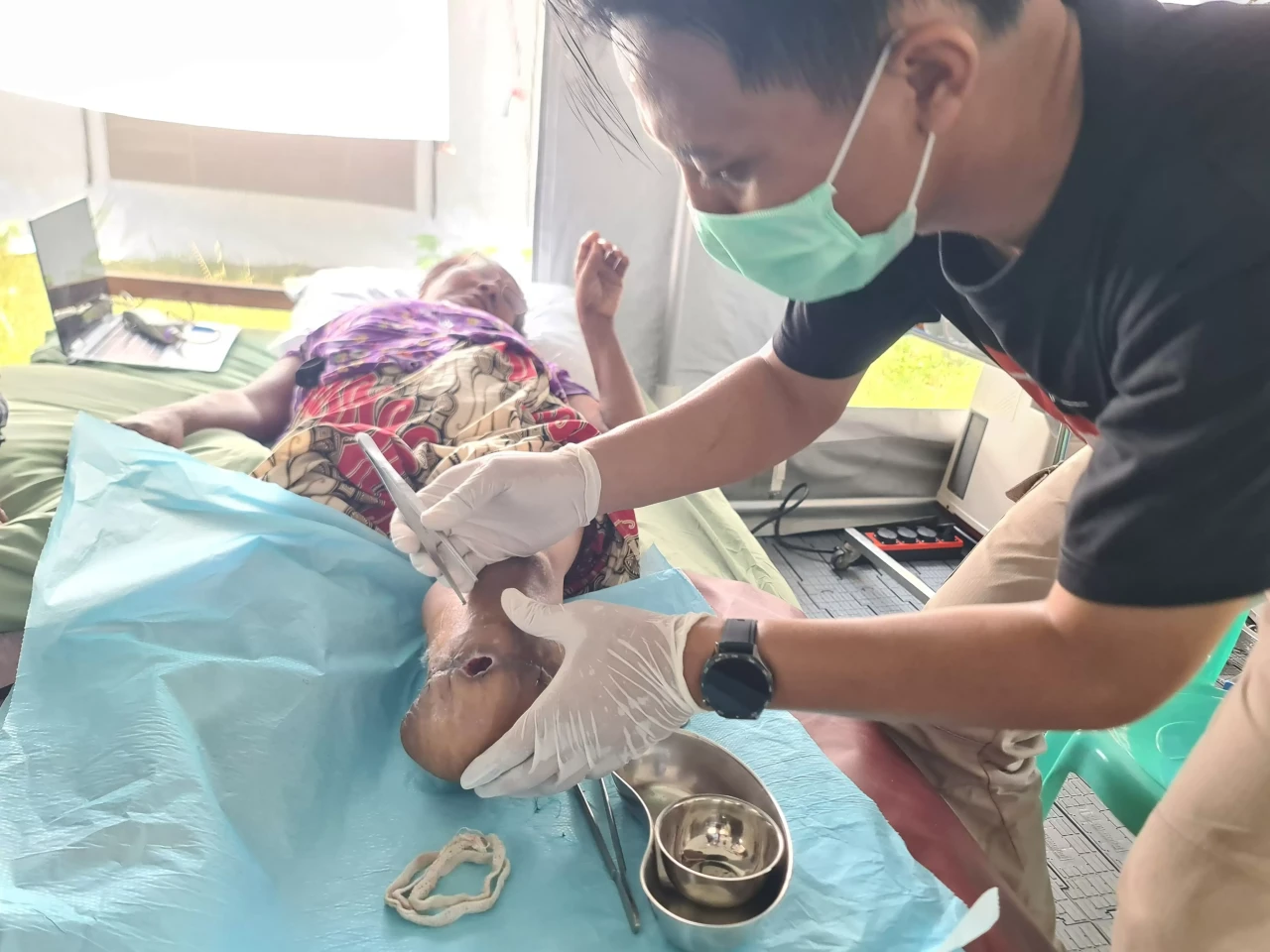 EMT Indonesia Layani...