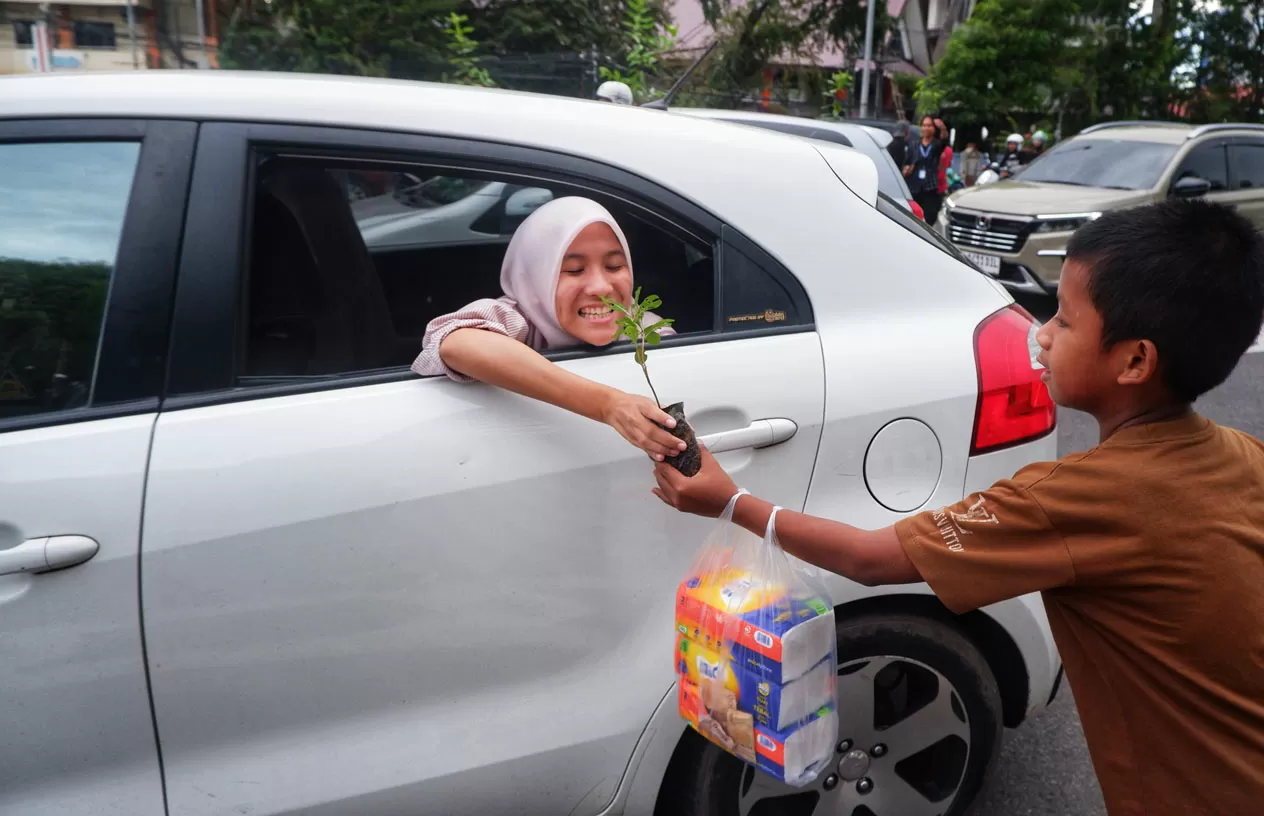 Peringati Hari Bumi,...