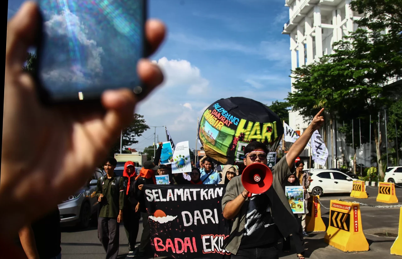Jalan Kaki Angkat Bola...