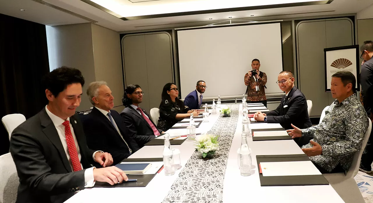 Pertemuan Tony Blair...